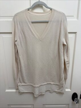 Vince Silk/Cashmere Blend Cream V-Neck Sweater